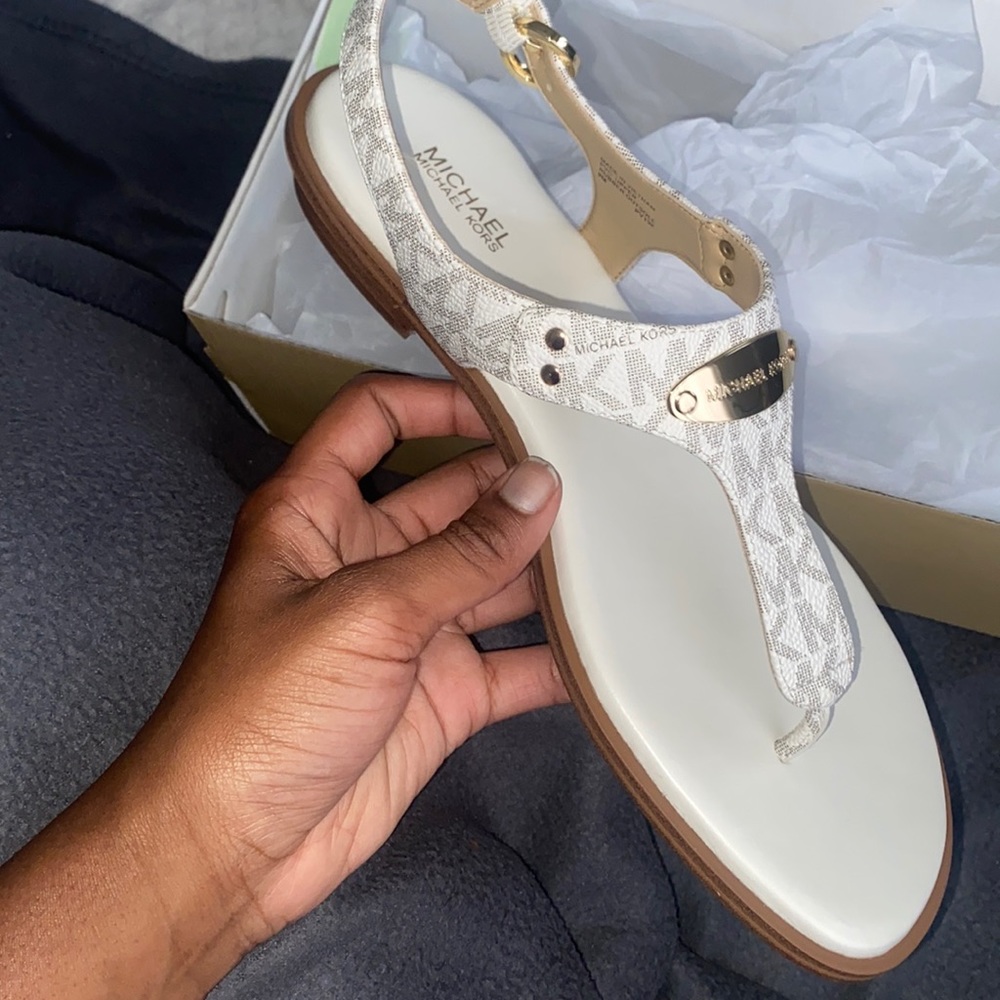 Micheal Kors Sandals - Picture 1 of 5